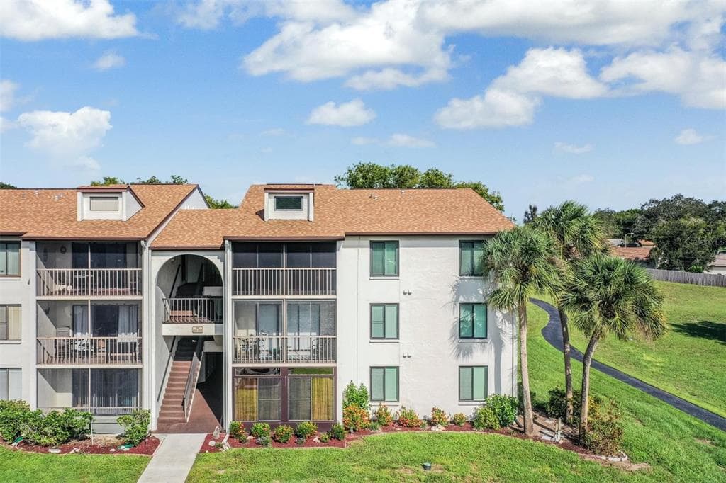 1871 PINE RIDGE WAY W UNIT H3 PALM HARBOR, FL 34684
