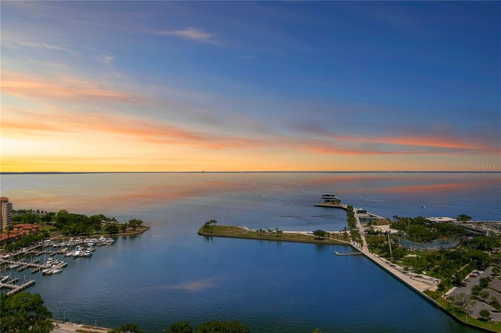 300 BEACH DRIVE NE UNIT 2602 ST PETERSBURG, FL 33701