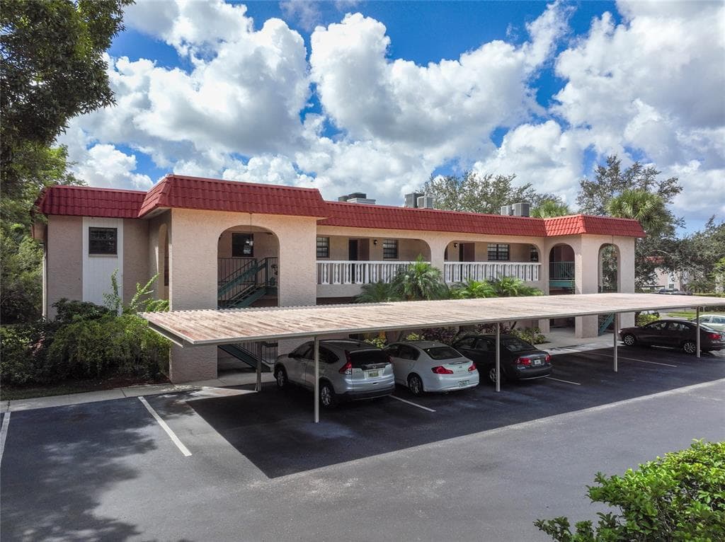 1753 BELLEAIR FOREST DRIVE UNIT D3 BELLEAIR, FL 33756