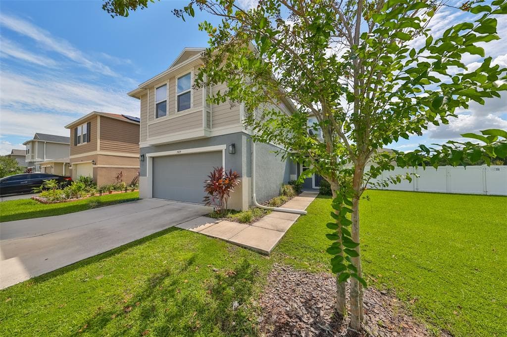 7429 NORTHERN LIGHTS DRIVE GIBSONTON, FL 33534