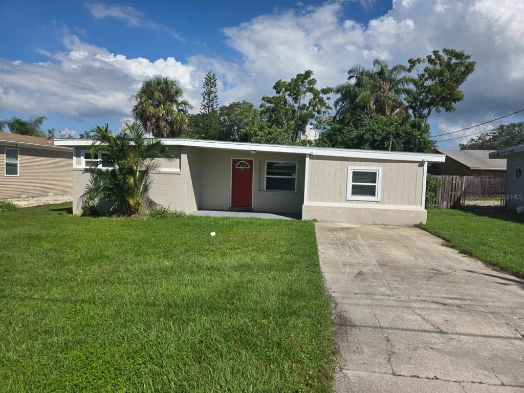 2120 CALUSA TRAIL HOLIDAY, FL 34690