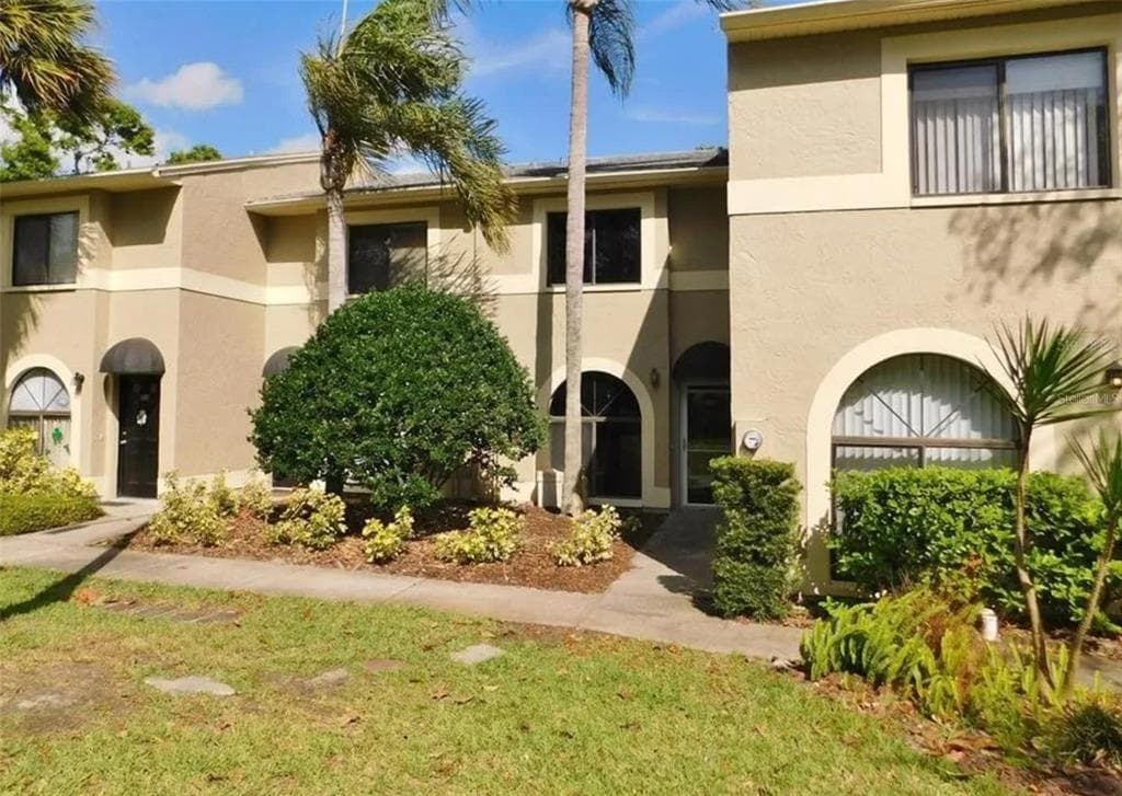 3583 WHISPERING OAKS LANE UNIT 89 PALM HARBOR, FL 34684