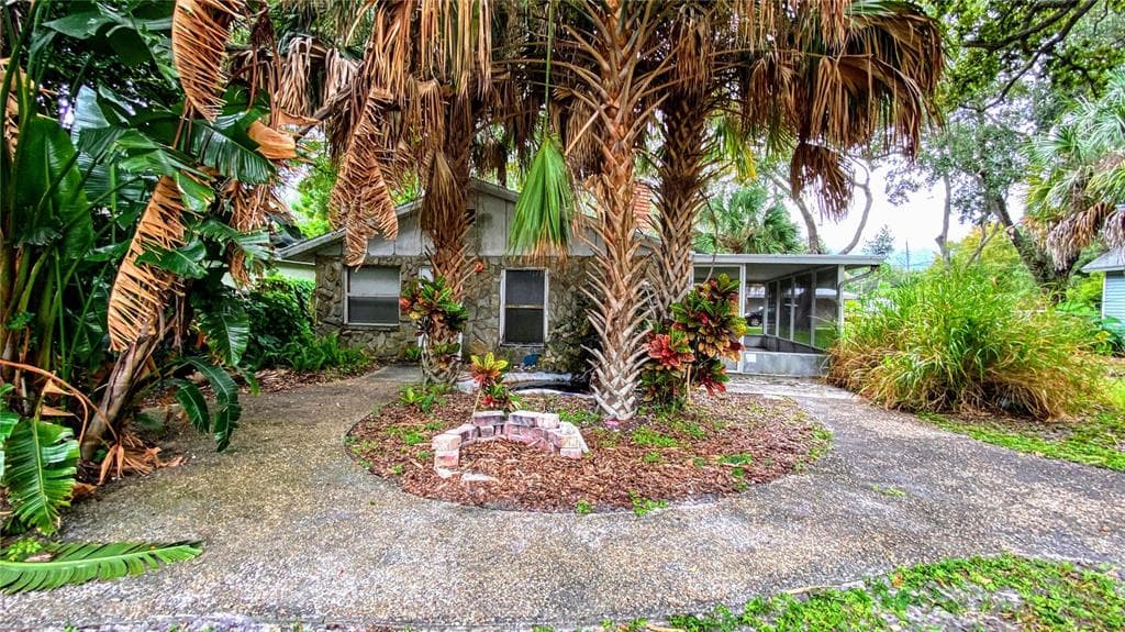 2686 SUNSET DRIVE UNIT B LARGO, FL 33770