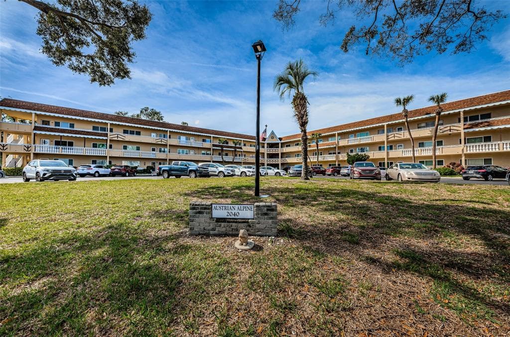 2040 WORLD PARKWAY BOULEVARD UNIT 28 CLEARWATER, FL 33763