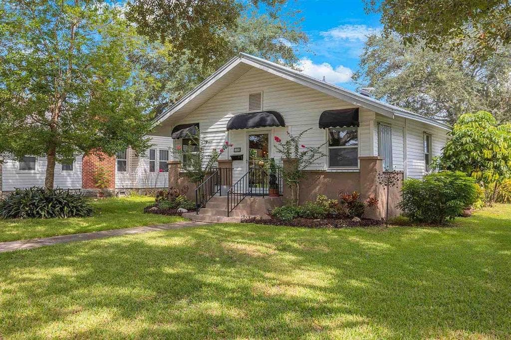 1121 55TH AVENUE N ST PETERSBURG, FL 33703