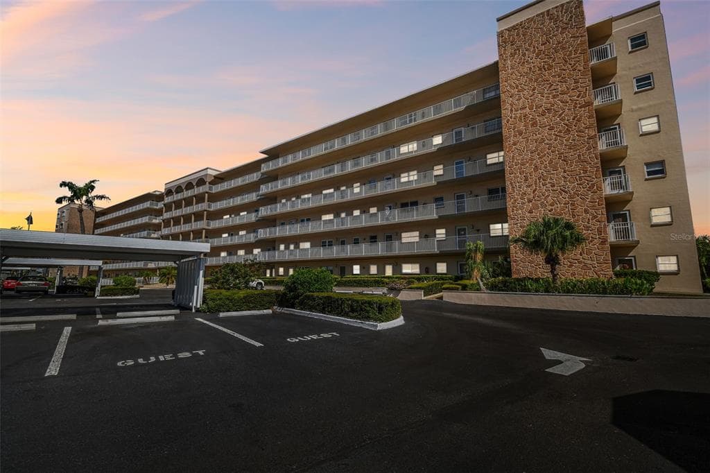 6075 SHORE BOULEVARD S UNIT 615 GULFPORT, FL 33707