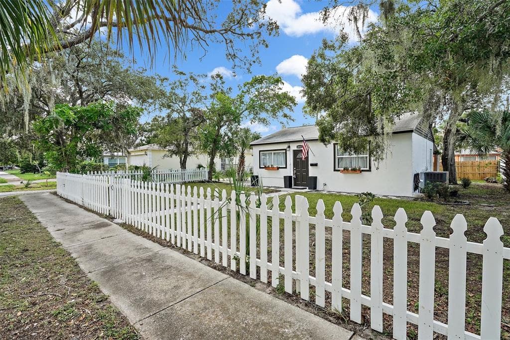 4015 7TH STREET S ST PETERSBURG, FL 33705