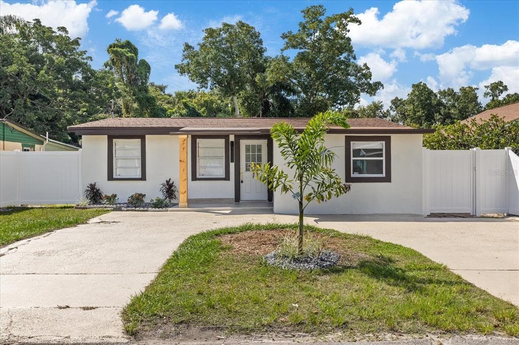7220 DONALD AVENUE TAMPA, FL 33614