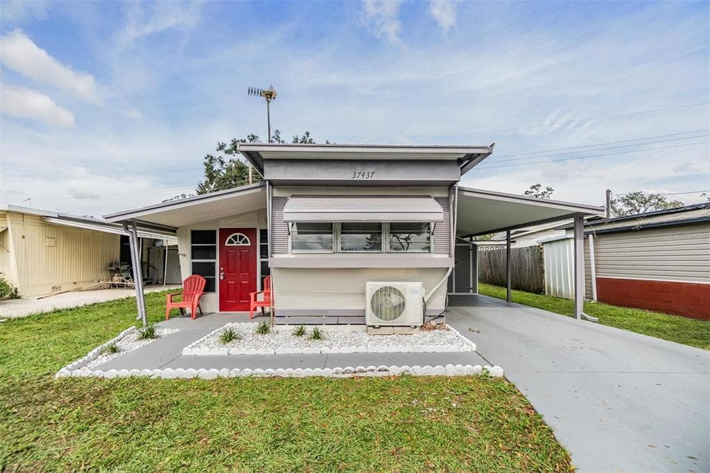 37437 RAY DRIVE ZEPHYRHILLS, FL 33541