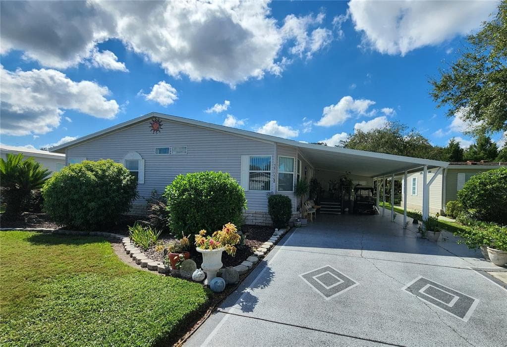 37022 LAKOTA COURT ZEPHYRHILLS, FL 33542