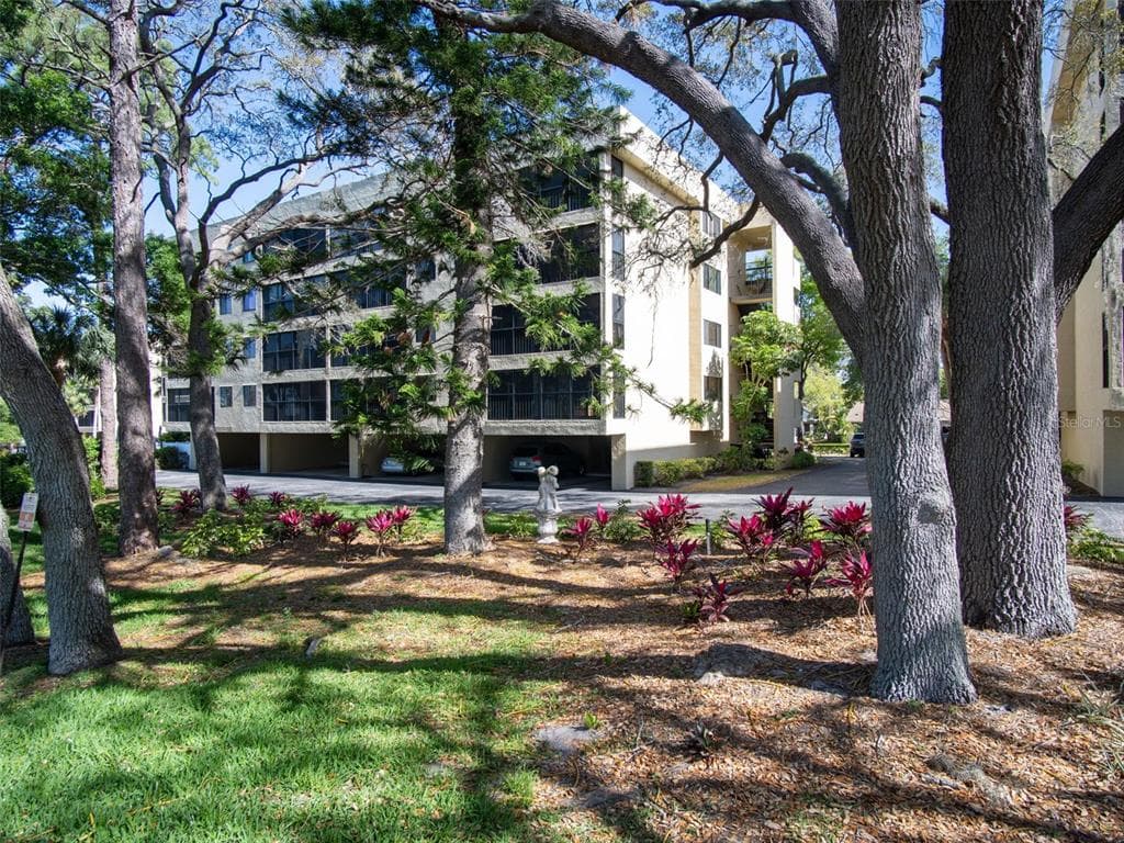 1821 GOLFVIEW DRIVE UNIT 1821 TARPON SPRINGS, FL 34689