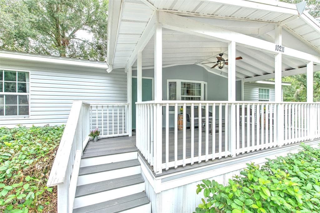 10211 LEROY AVENUE TAMPA, FL 33619