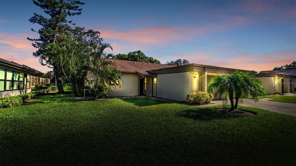 1301 GOLFVIEW DRIVE TARPON SPRINGS, FL 34689