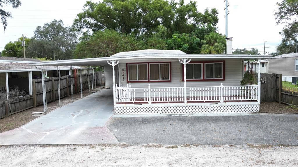 37643 MAY LANE ZEPHYRHILLS, FL 33541