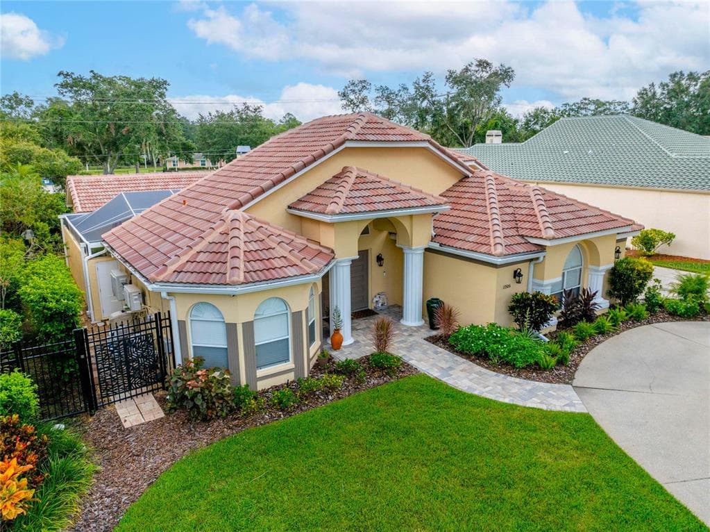 13506 WESTSHIRE DRIVE TAMPA, FL 33618