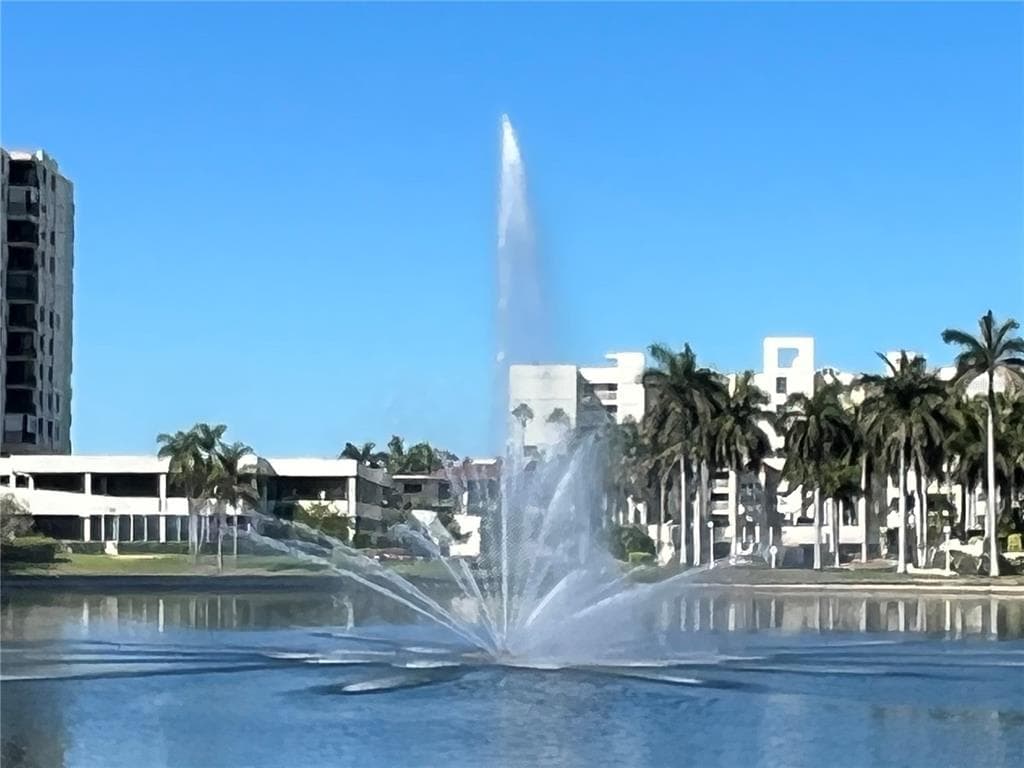 6100 BAHIA DEL MAR CIRCLE UNIT 107 ST PETERSBURG, FL 33715