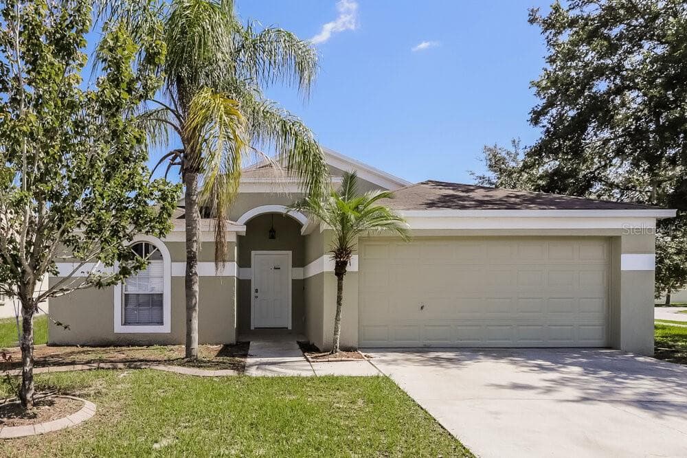 4516 HORSESHOE PICK LANE VALRICO, FL 33594