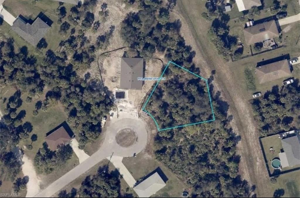 3110 AVON COURT Lot 25 LABELLE, FL 33935
