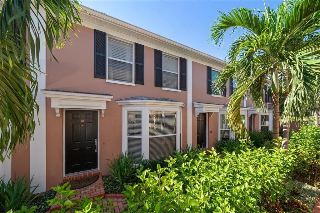 303 S BUNGALOW PARK AVENUE UNIT B TAMPA, FL 33609