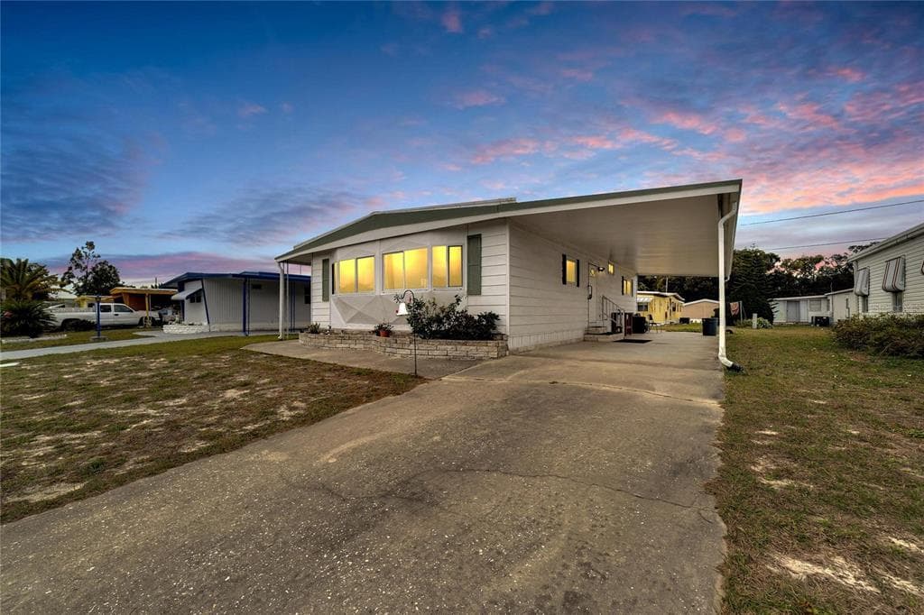 6631 SILVERBELL DRIVE NEW PORT RICHEY, FL 34653