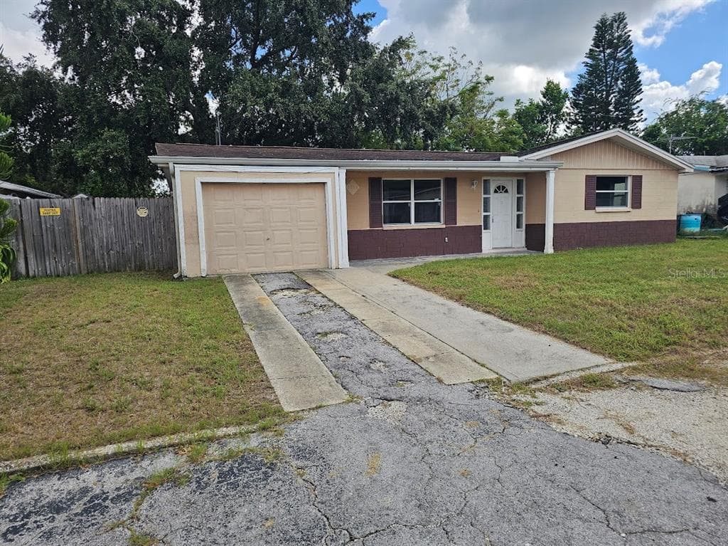 2526 SWEETWOOD DRIVE HOLIDAY, FL 34690