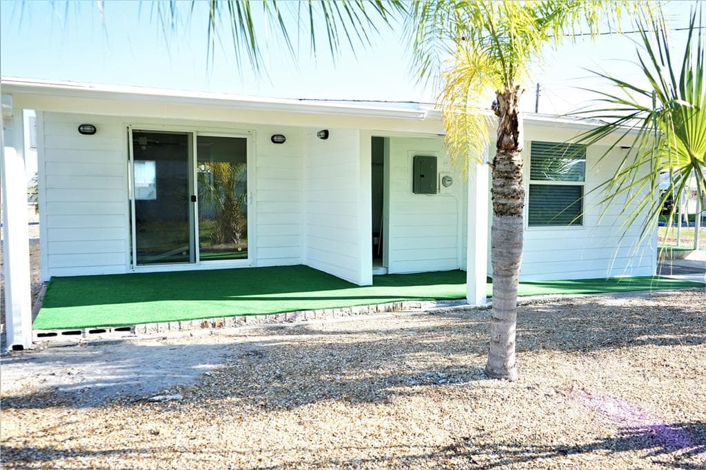 1548 COUNCIL DRIVE SUN CITY CENTER, FL 33573