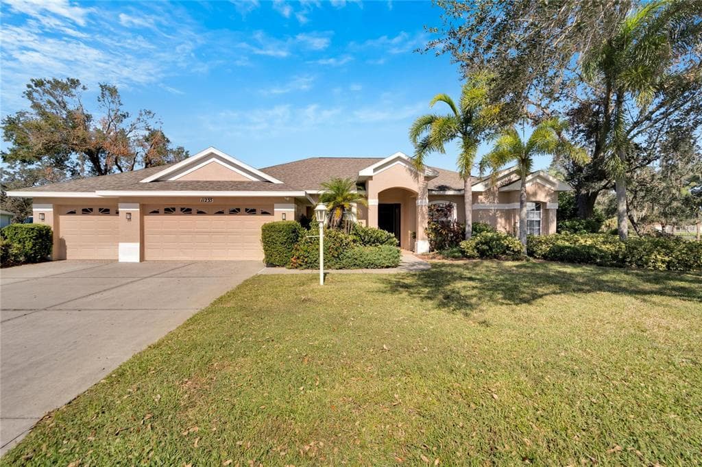 11235 RIVERS BLUFF CIRCLE LAKEWOOD RANCH, FL 34202