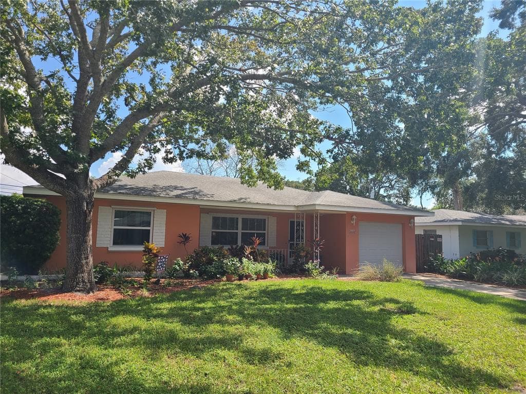 689 VINE AVENUE DUNEDIN, FL 34698