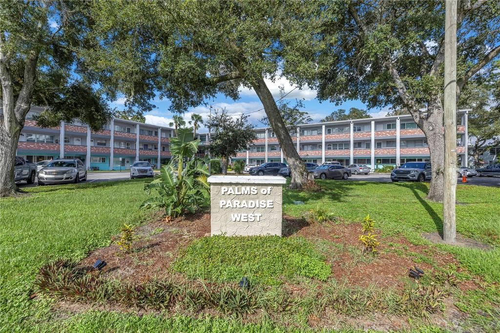 4300 58TH STREET N UNIT 2016 KENNETH CITY, FL 33709