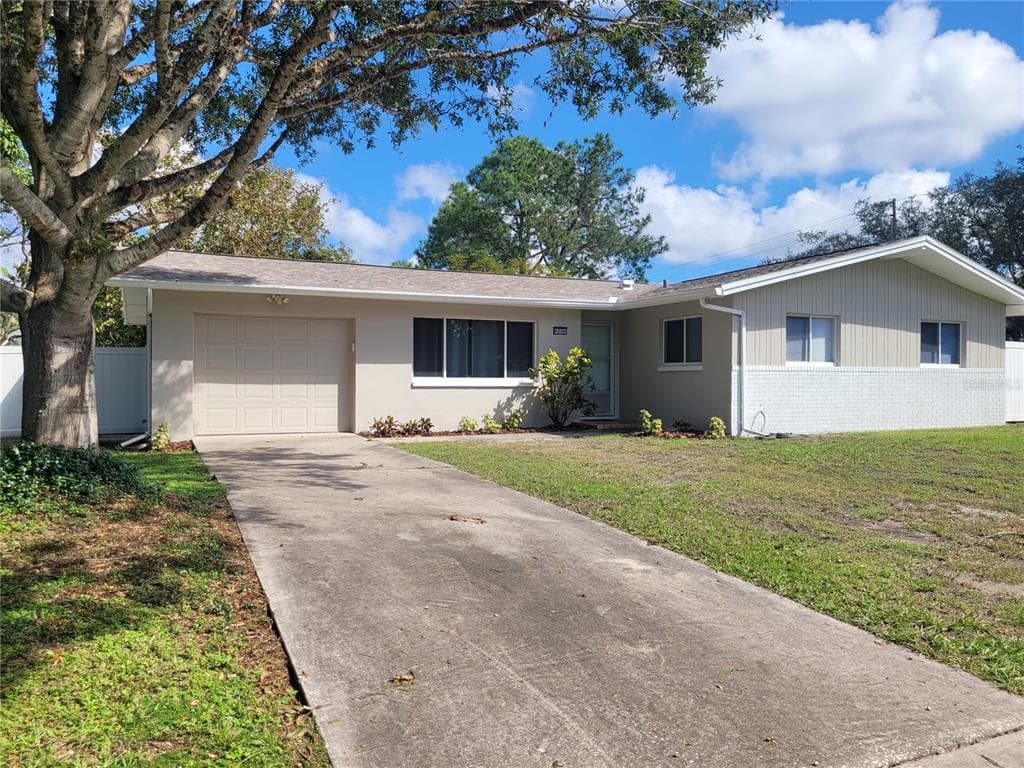 13705 JAMAICA DRIVE SEMINOLE, FL 33776