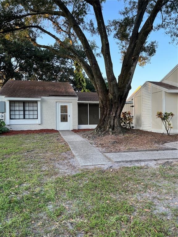 16039 GRASS LAKE DR TAMPA, FL 33618
