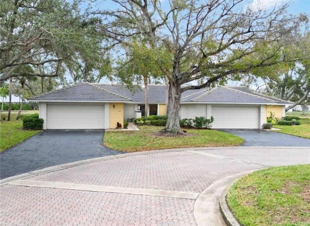 339 PEMBROKE LANE S UNIT 228 VENICE, FL 34293