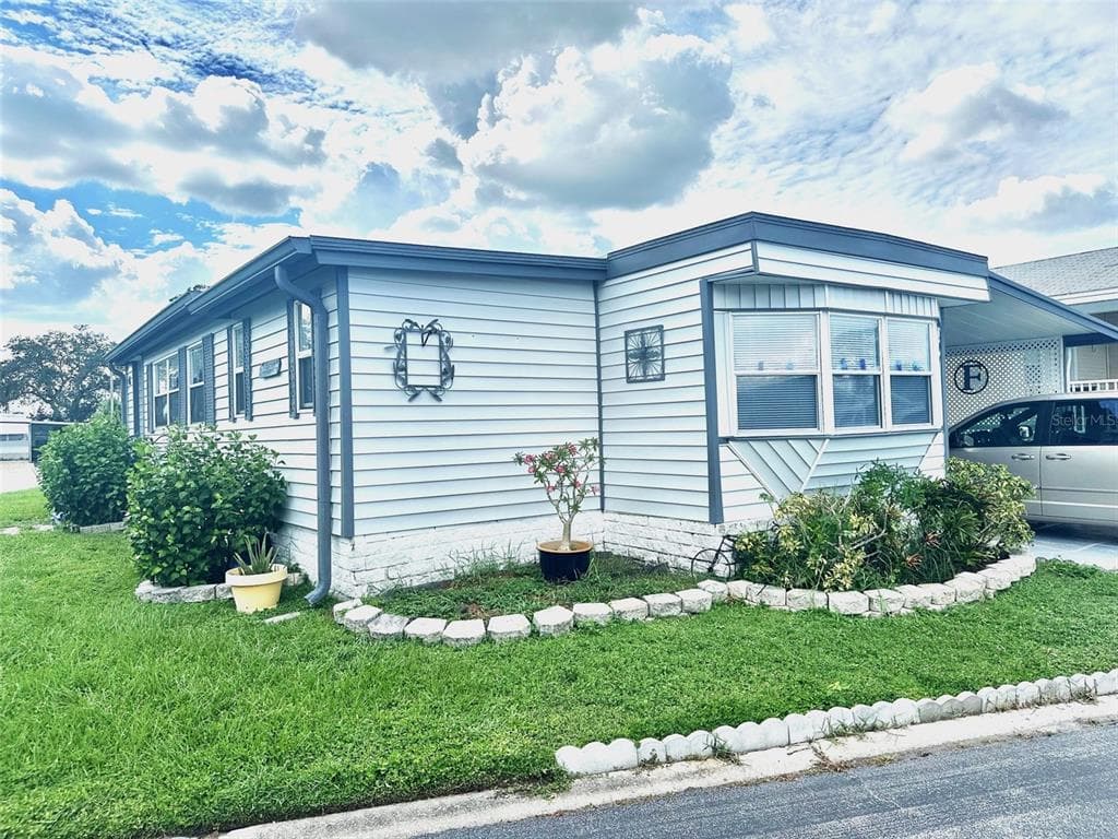 9790 66TH STREET N UNIT 61 PINELLAS PARK, FL 33782