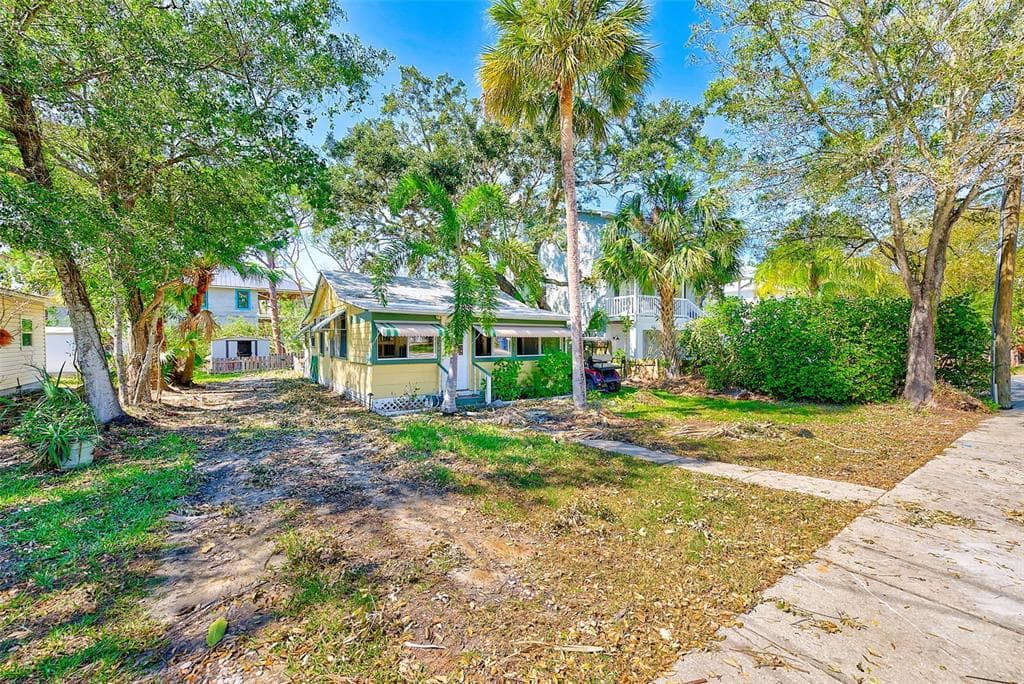 461 N CAROLINA AVENUE PALM HARBOR, FL 34683
