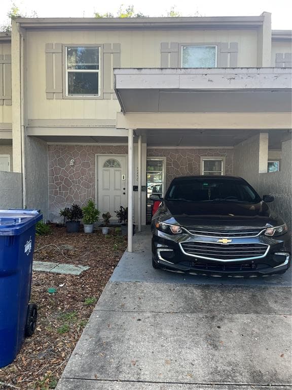 5246 TENNIS COURT CIRCLE UNIT 5246 TAMPA, FL 33617