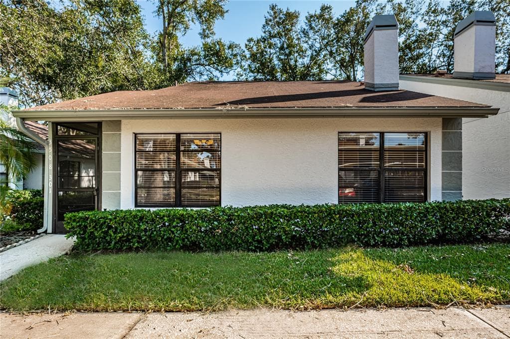 3508 MAGNOLIA RIDGE CIRCLE UNIT 301 PALM HARBOR, FL 34684