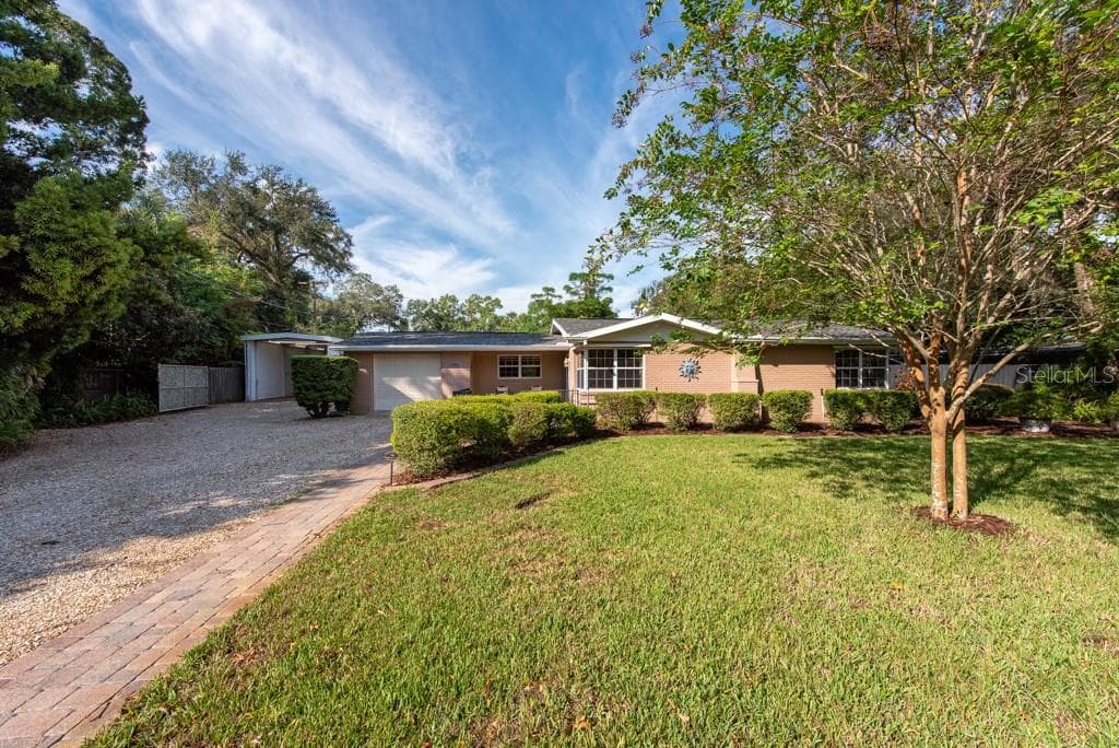 10702 N OREGON AVENUE TAMPA, FL 33612