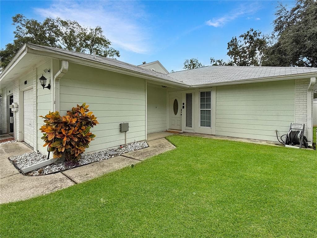 4411 PINE MEADOW COURT TAMPA, FL 33624