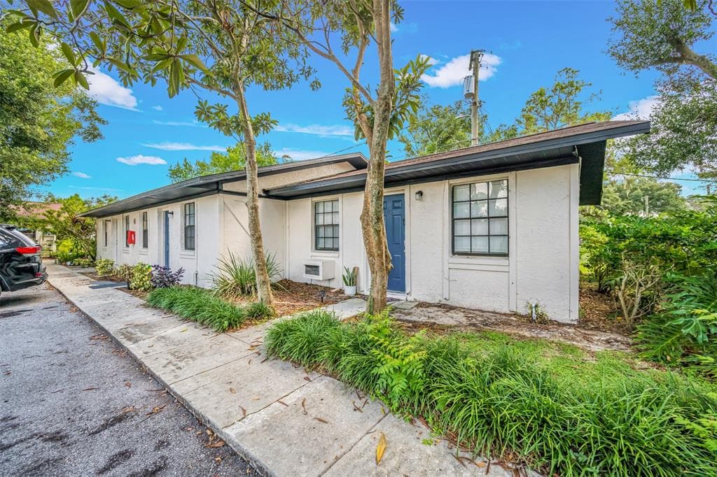 210 CHARLJON COURT UNIT 210 BRANDON, FL 33510