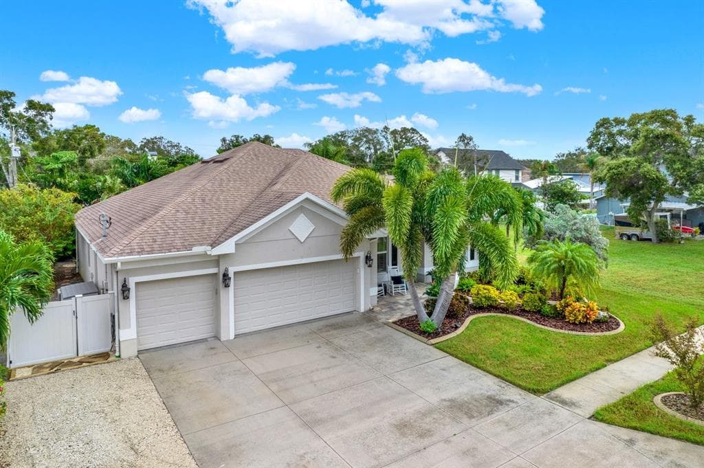 620 BAYNARD DRIVE TARPON SPRINGS, FL 34689