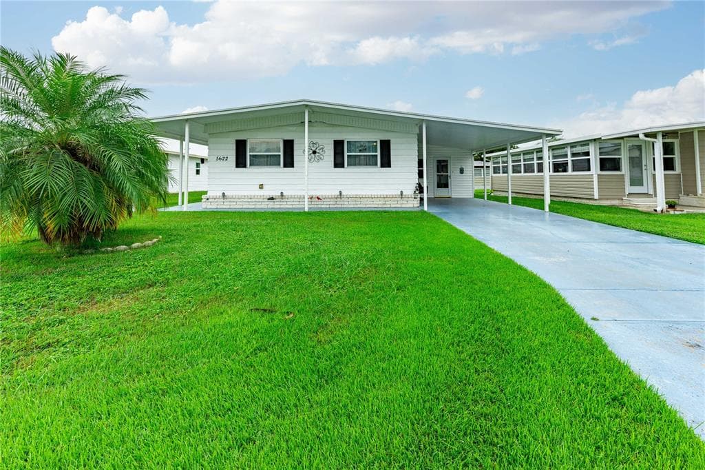 5622 ARROWHEAD DRIVE ZEPHYRHILLS, FL 33542
