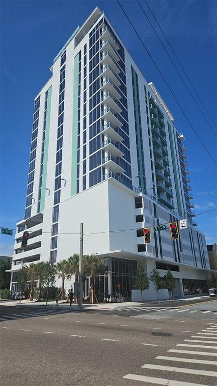 777 3RD AVENUE N UNIT 807 ST PETERSBURG, FL 33701