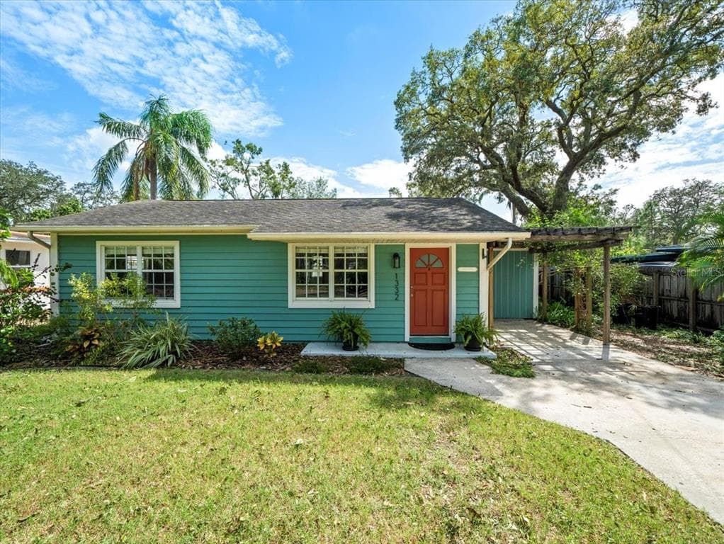 1332 DIVOT LANE TAMPA, FL 33612