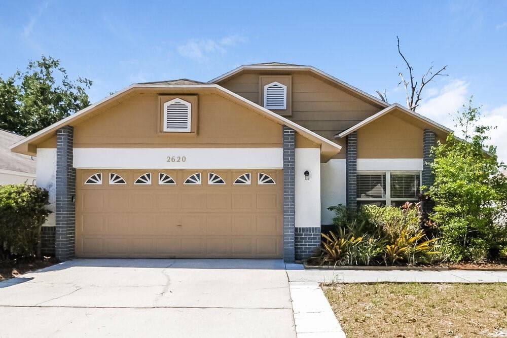 2620 TALLADEGA DRIVE ORLANDO, FL 32826