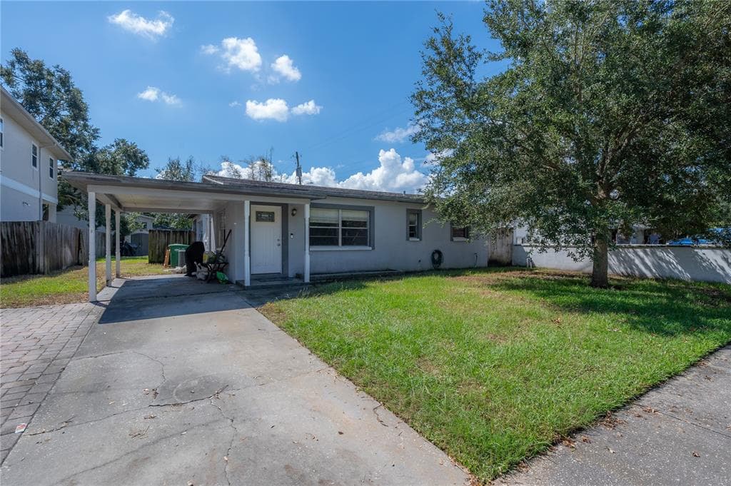 4718 W KENSINGTON AVENUE TAMPA, FL 33629