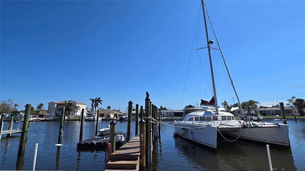 509 S BAYSHORE DRIVE MADEIRA BEACH, FL 33708
