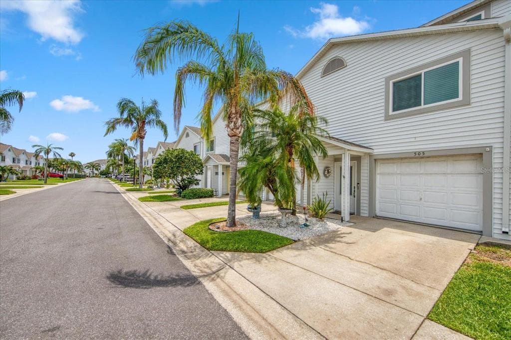 505 HIDDEN HARBOUR DRIVE INDIAN ROCKS BEACH, FL 33785