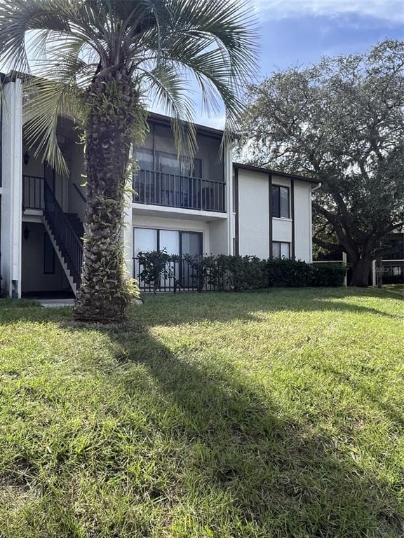 2688 PINE RIDGE WAY N UNIT D1 PALM HARBOR, FL 34684