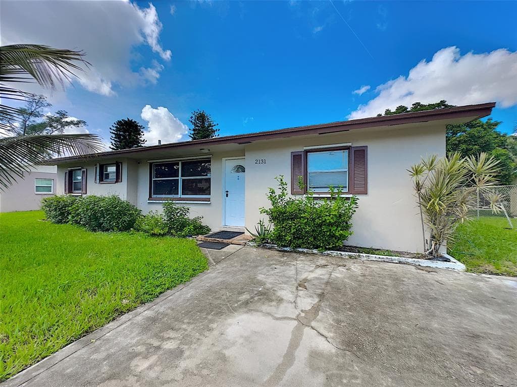 2131 NE 1ST WAY BOYNTON BEACH, FL 33435