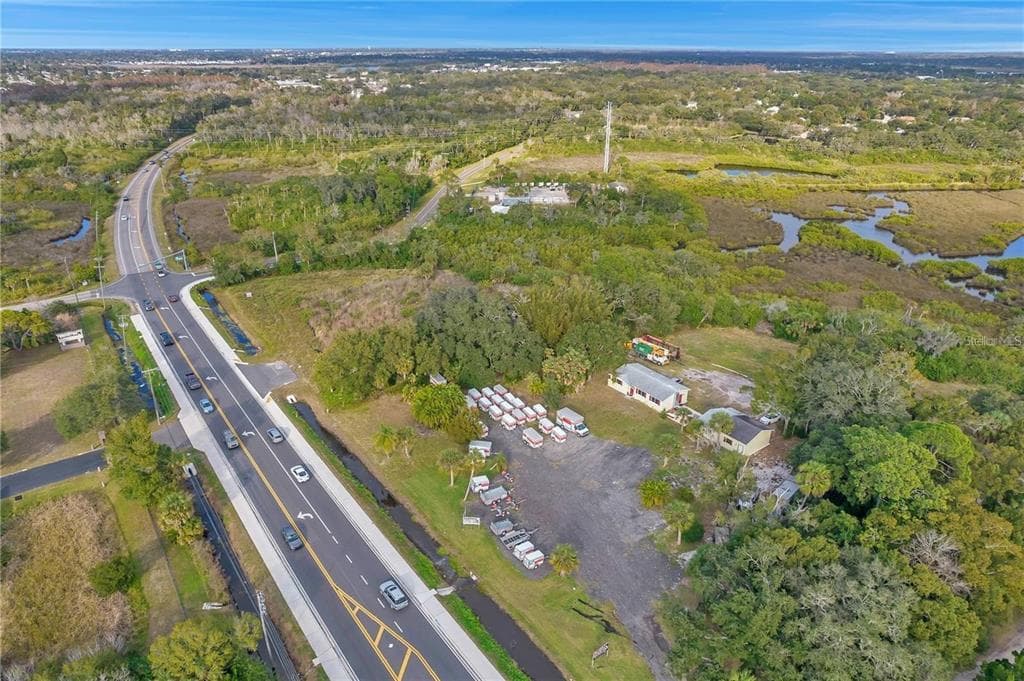 1322 N PINELLAS AVENUE TARPON SPRINGS, FL 34689